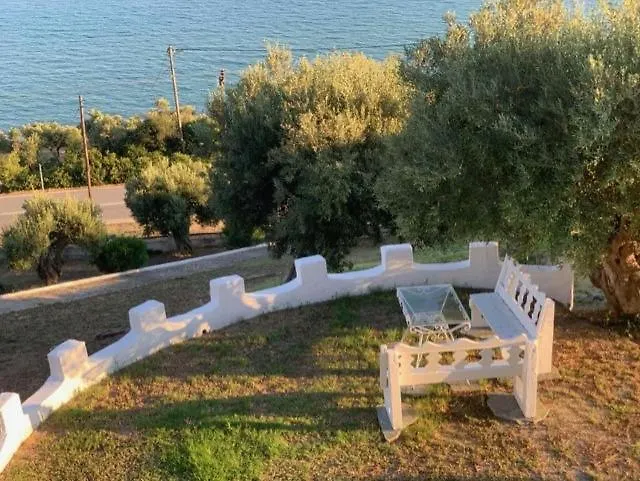 Villa Kaloutsikos Sea View House à Mola Kalyva Grèce