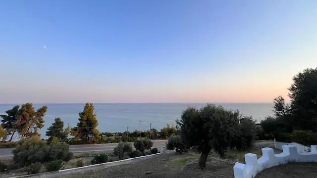 Villa Kaloutsikos Sea View House à Mola Kalyva